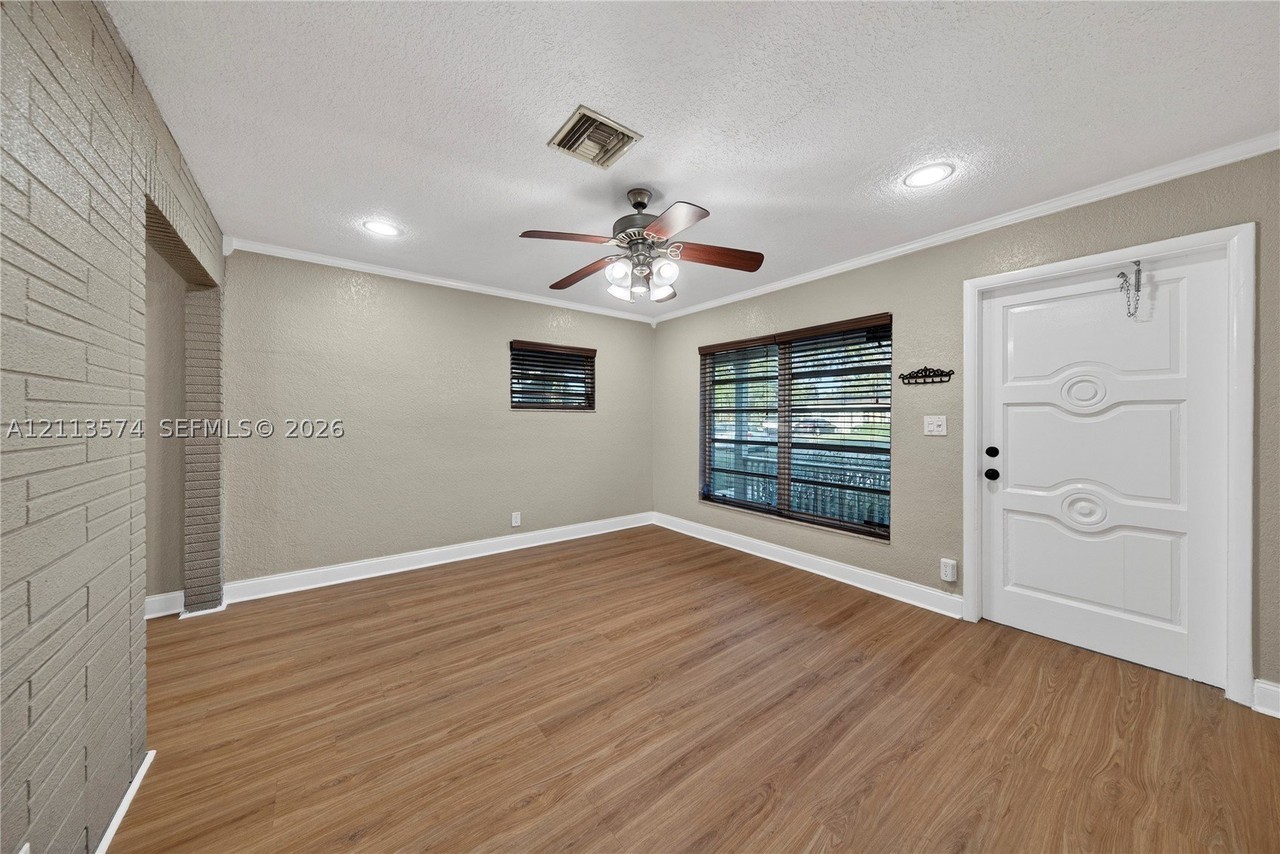 5265 Ne 1st Ter #5265 - Photo 3 of 30
