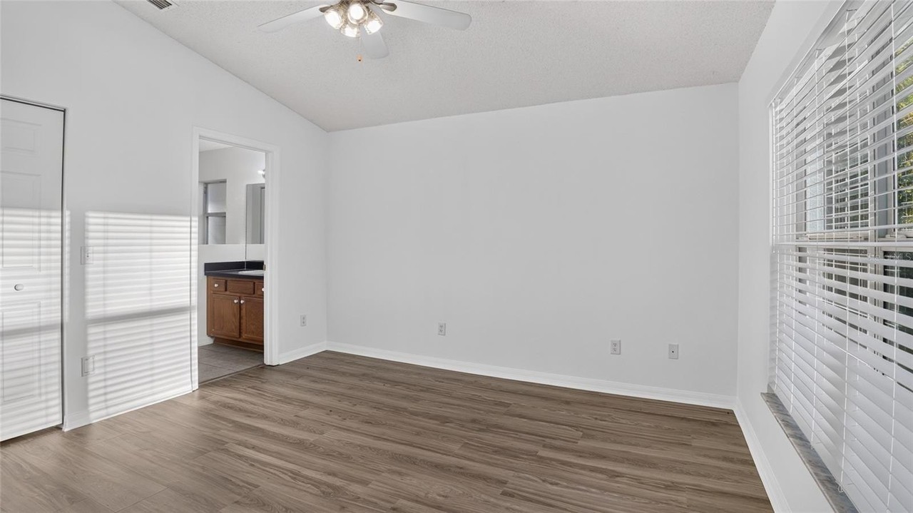 15 Renmont Ct - Photo 4 of 26