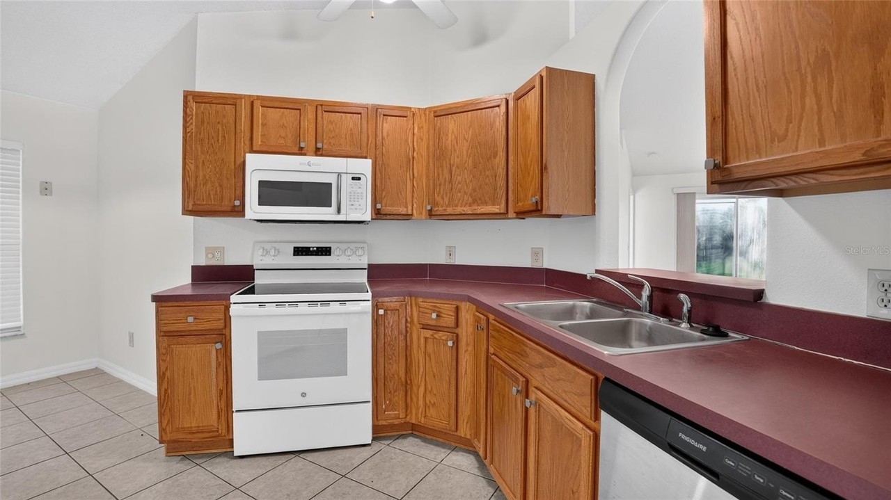 15 Renmont Ct - Photo 7 of 26