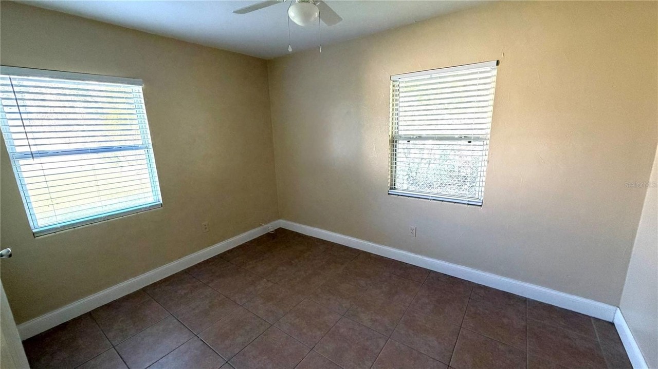 406 E Hibiscus Dr - Photo 7 of 12