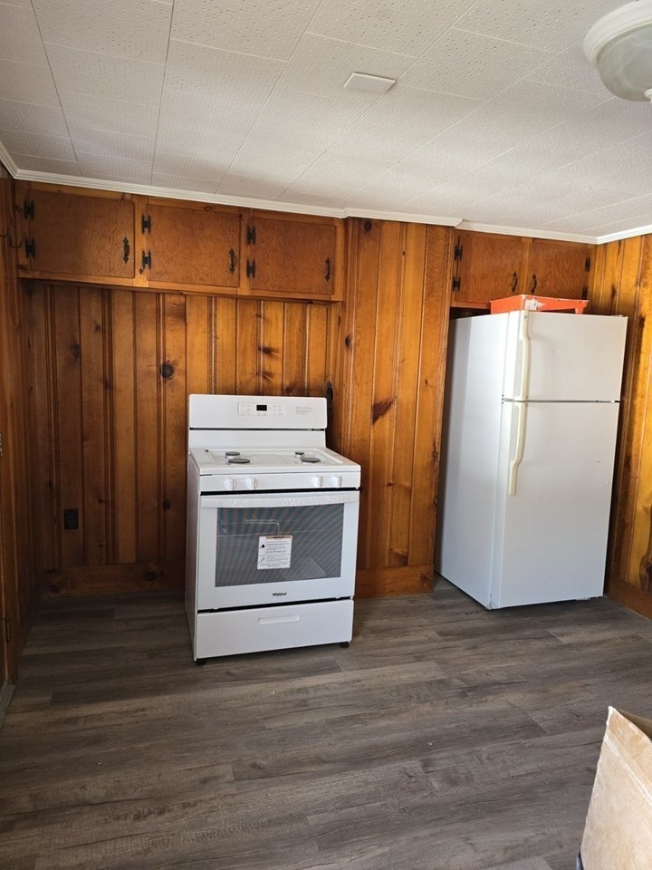 2 Sutherland St #2 - Photo 6 of 12