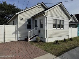 featured image of 16 Randall Pl