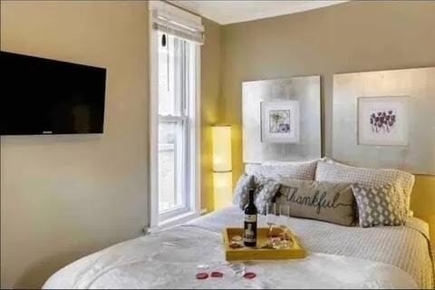 3406 W Dickens Ave #2 - Photo 5 of 10