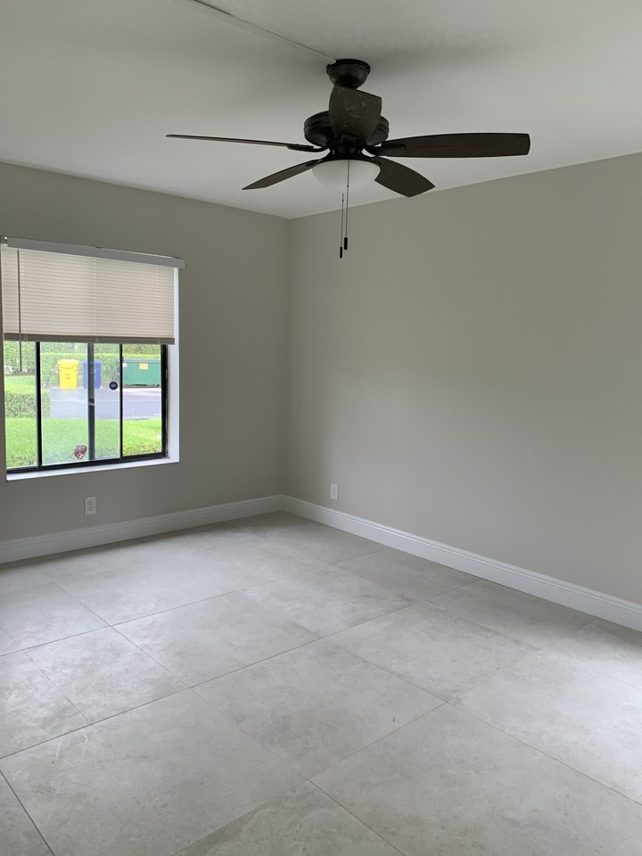 623 Sea Pine Way #A1 - Photo 3 of 31