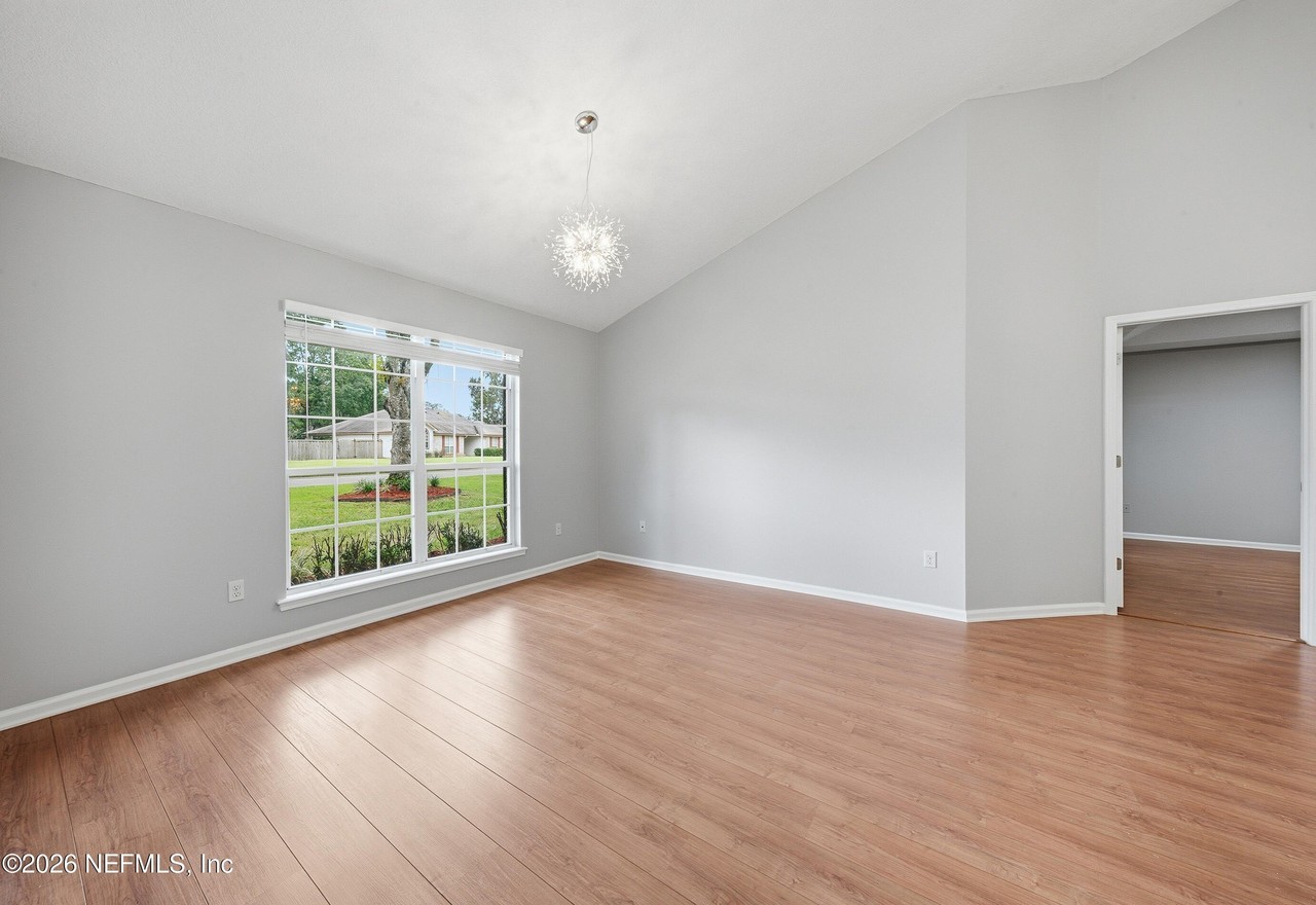 1786 Waterbury Ln - Photo 5 of 38