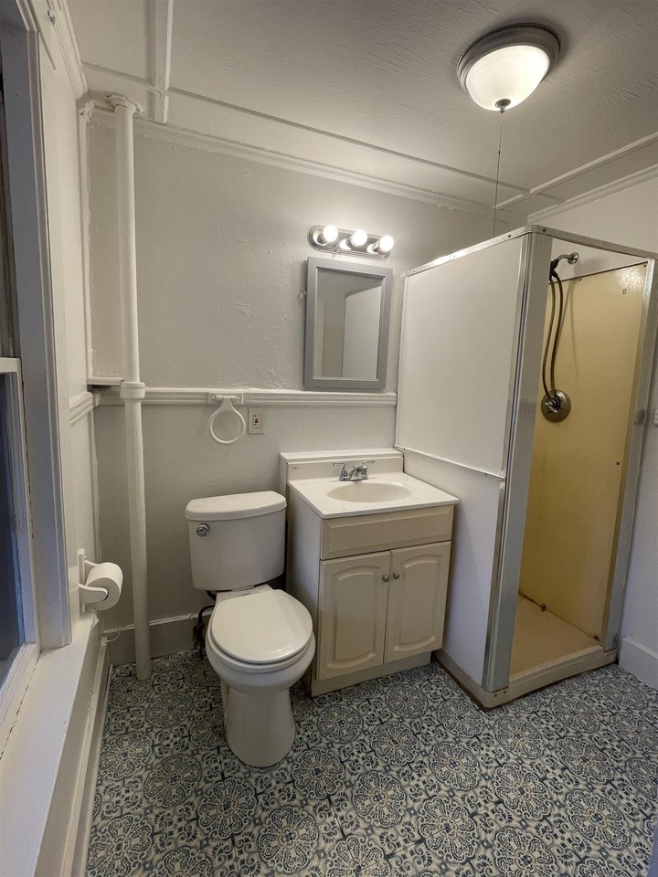 93 Franklin St #4 - Photo 3 of 16
