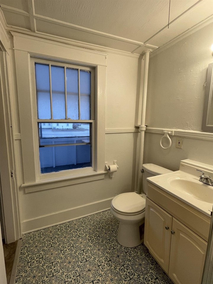93 Franklin St #4 - Photo 4 of 16