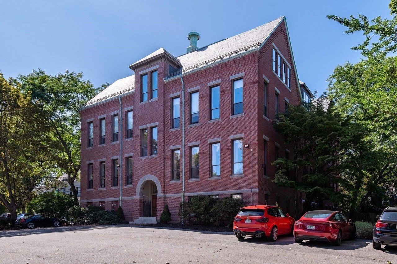 609 State St #1