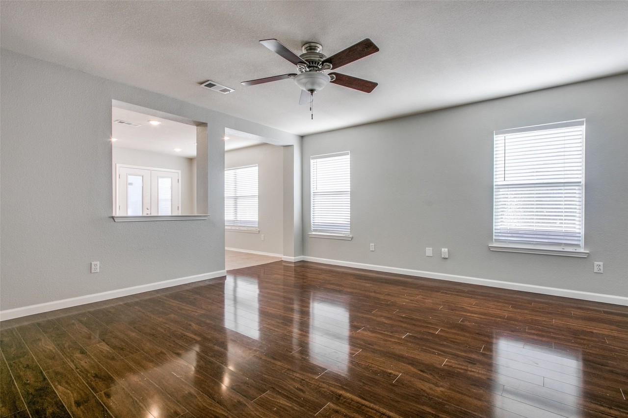 1120 Piedmont Dr - Photo 4 of 23