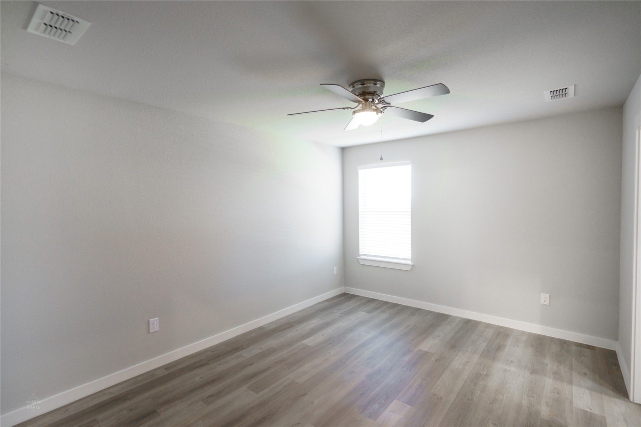 312 Colorado St - Photo 6 of 13