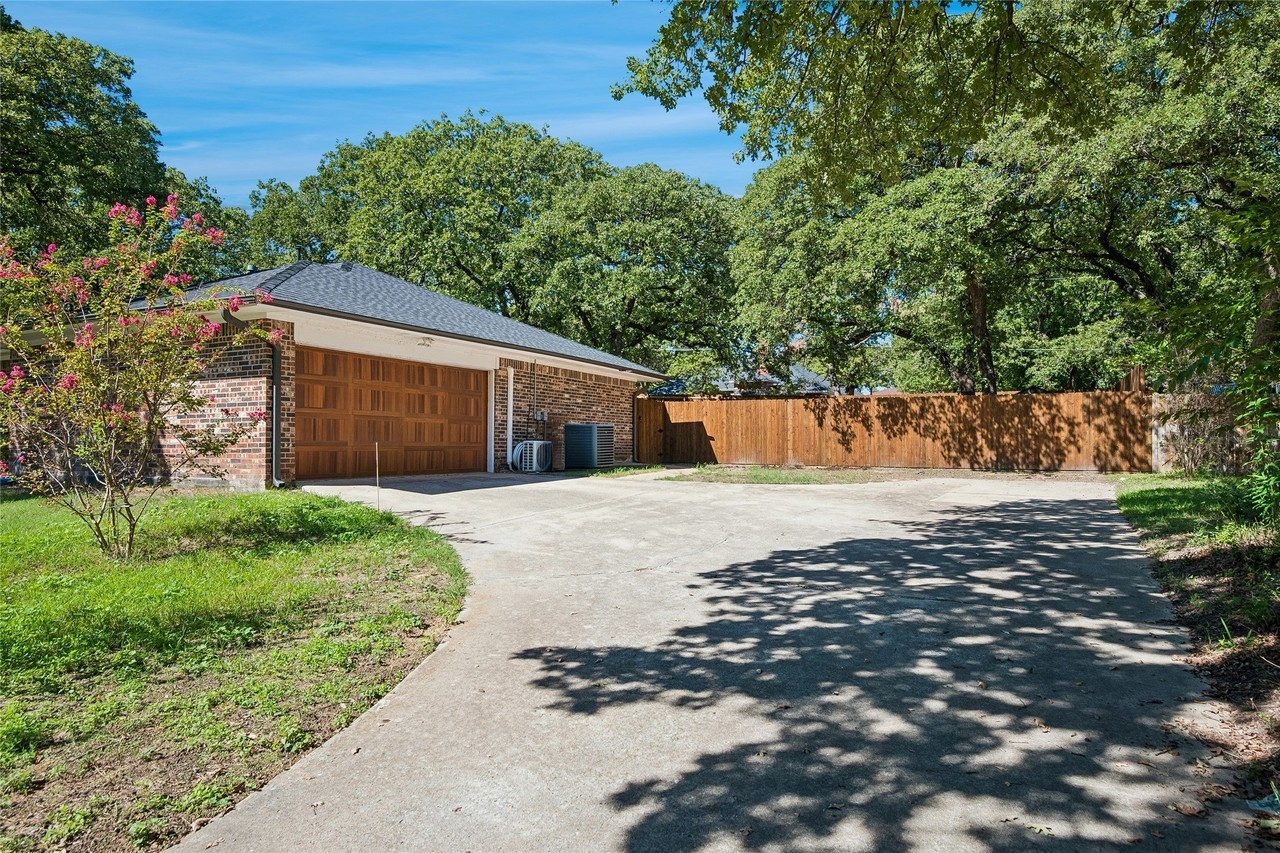 2013 Vista View Rd - Photo 2 of 17