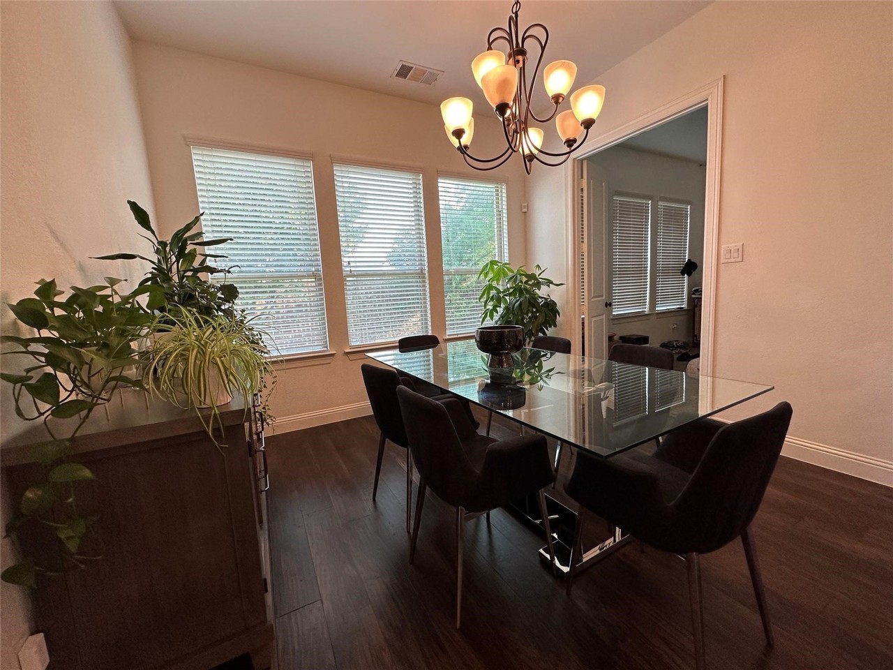 3709 Delta Dr - Photo 5 of 15