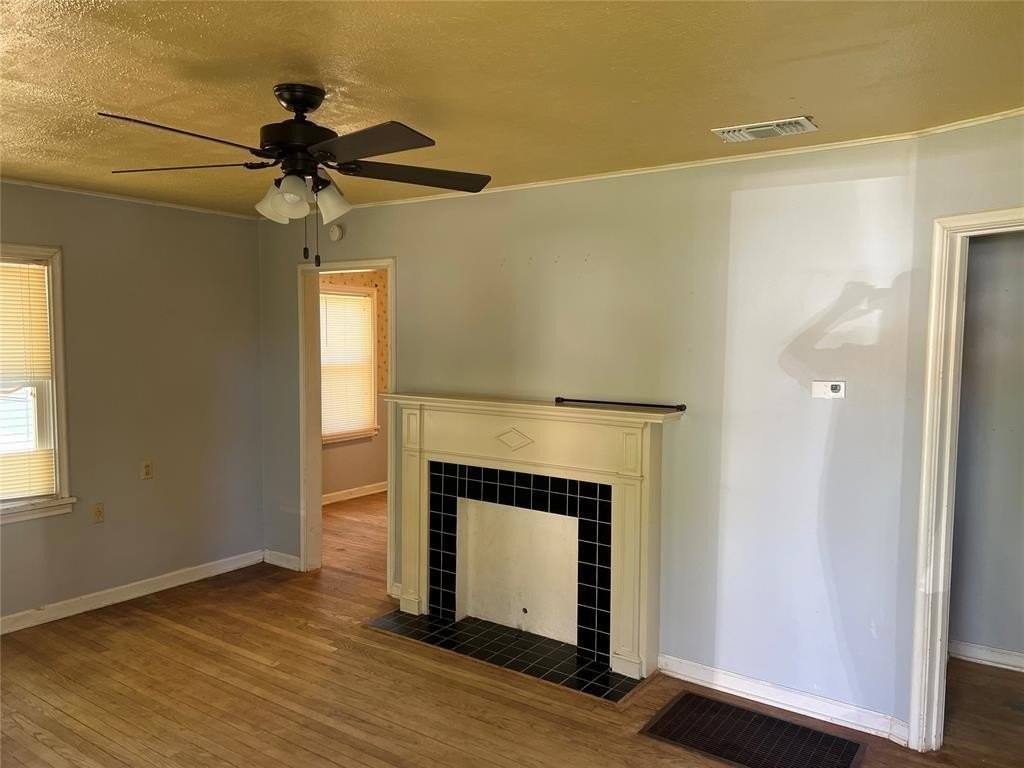 505 S 11th St - Photo 2 of 9