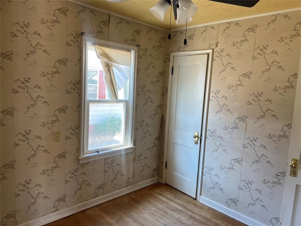 505 S 11th St - Photo 5 of 9