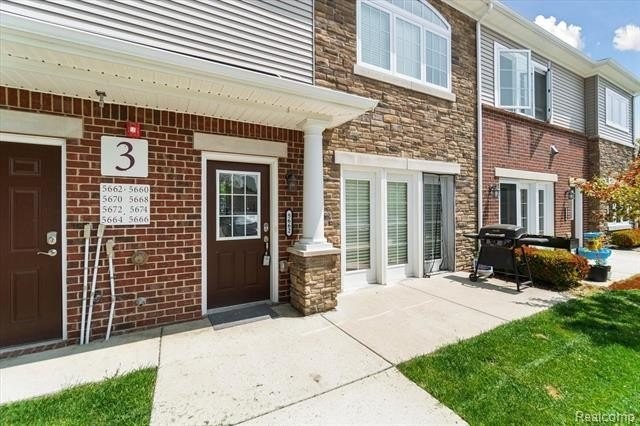 5662 Arbor Chase Dr - Photo 2 of 26