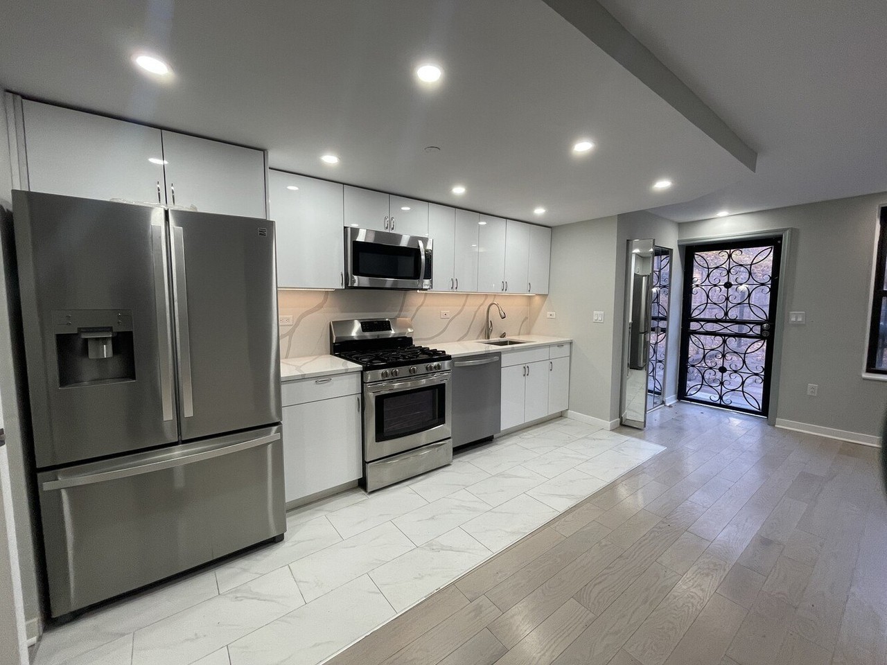 16 W 122nd St - Photo 3 of 10