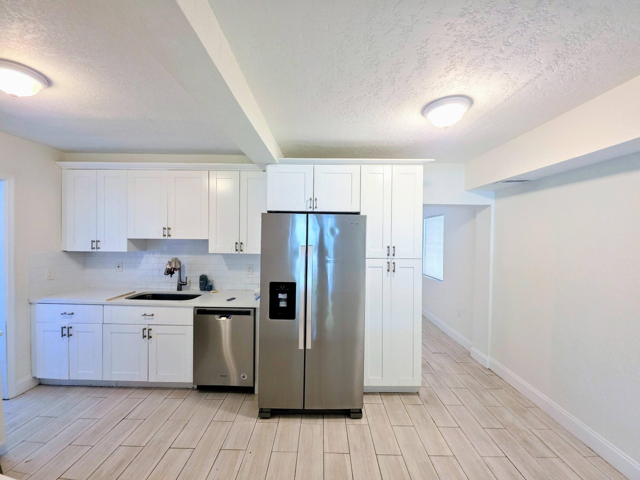 1220 Ne 1st Ave - Photo 4 of 27