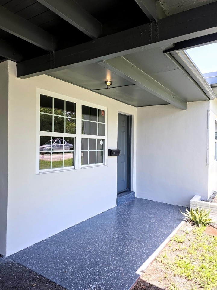 1220 Ne 1st Ave - Photo 5 of 27