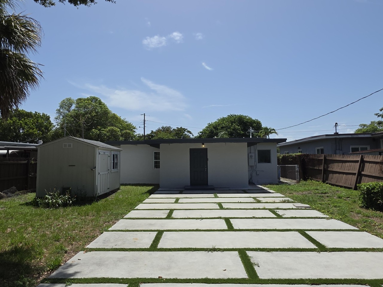 1220 Ne 1st Ave - Photo 7 of 27