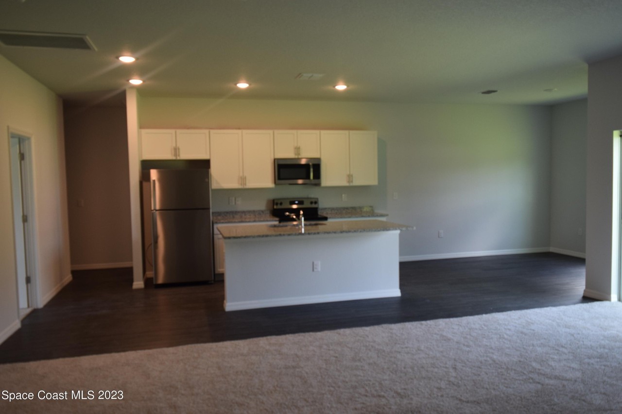 133 Finkle St Sw - Photo 5 of 20