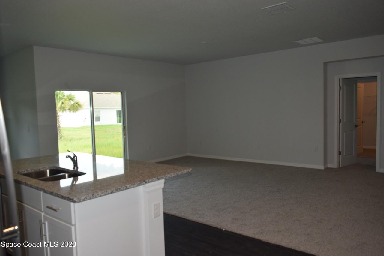 133 Finkle St Sw - Photo 6 of 20