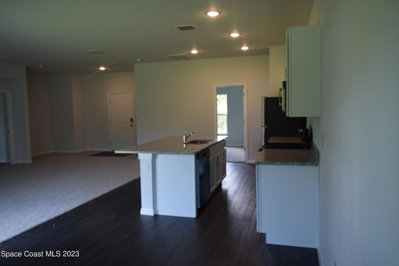 133 Finkle St Sw - Photo 7 of 20