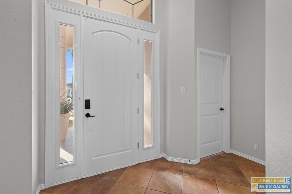 25 Hacienda Dr - Photo 4 of 37