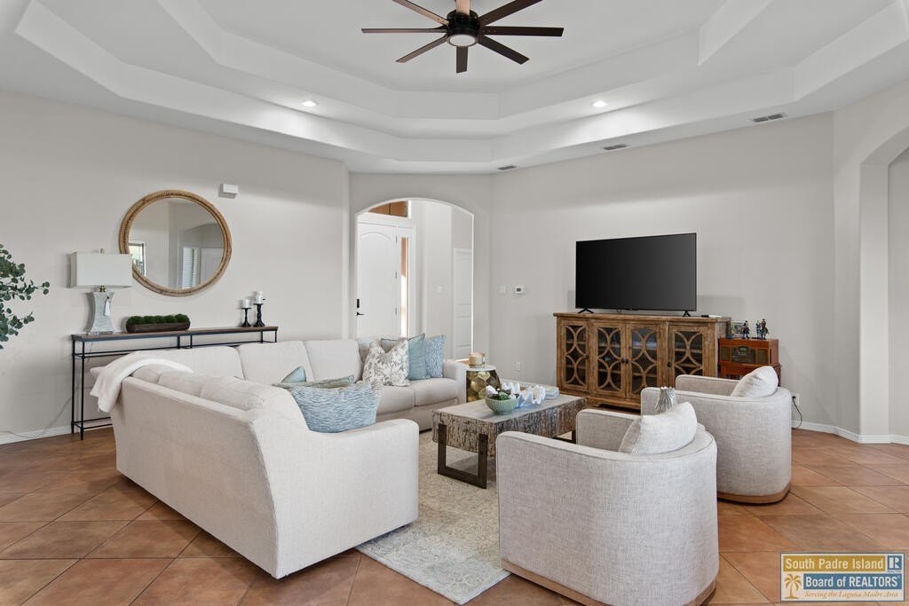 25 Hacienda Dr - Photo 6 of 37