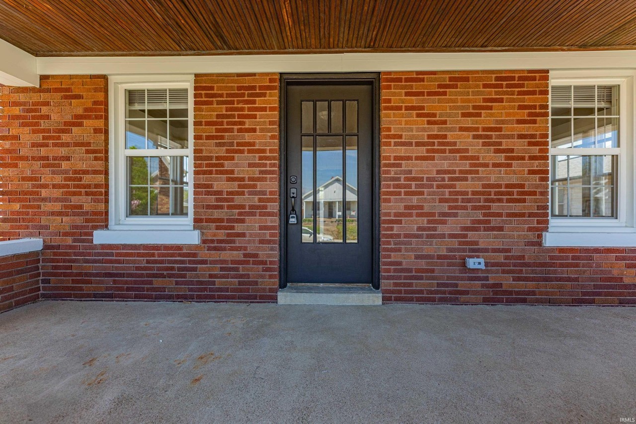 757 E Delaware St - Photo 6 of 36