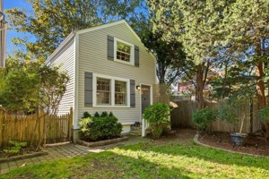 featured image of 4 Shiloh Ct #4