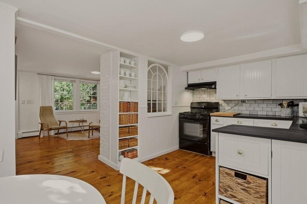 4 Shiloh Ct #4 - Photo 7 of 25