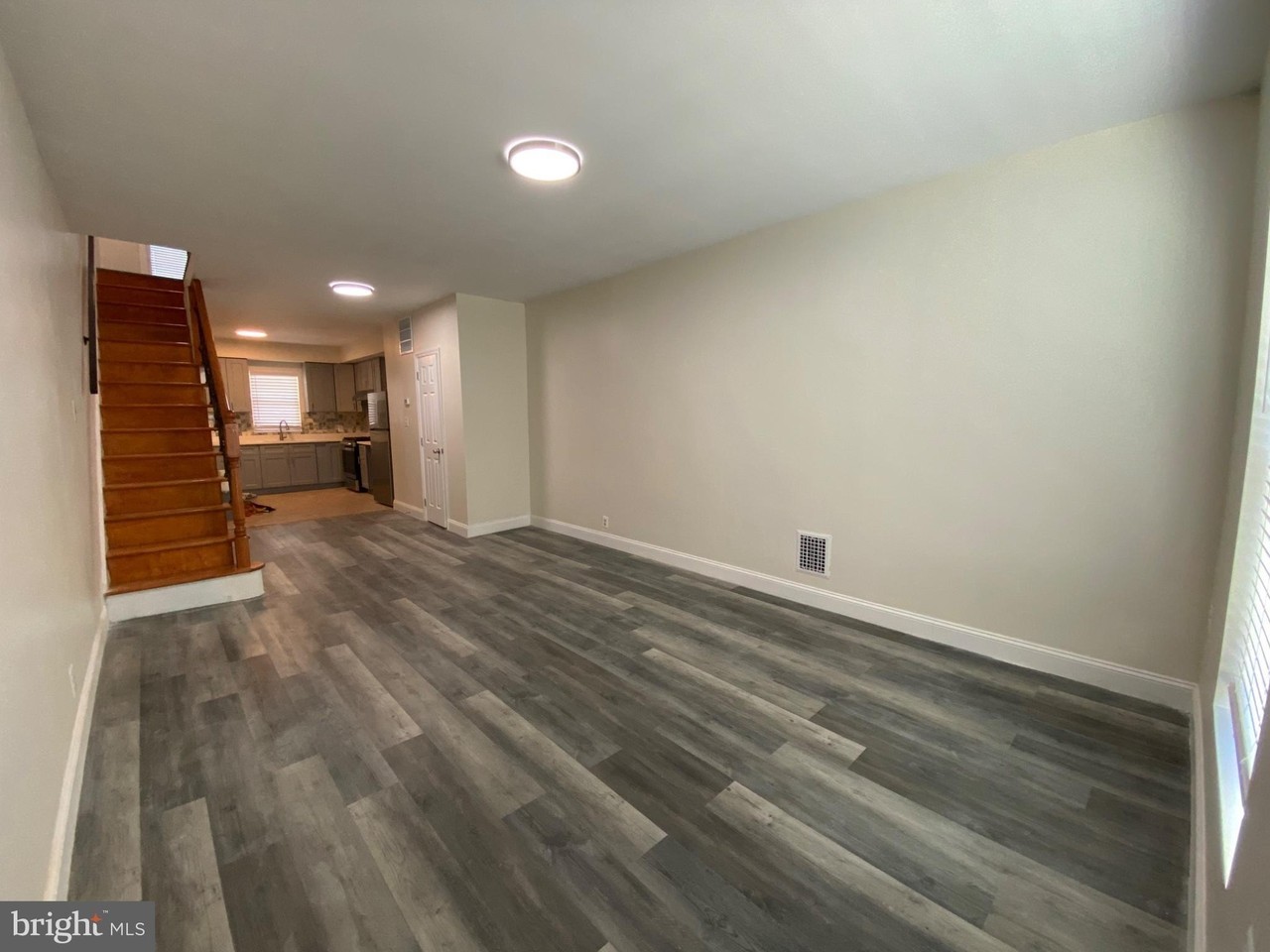 635 S Macon St - Photo 2 of 20