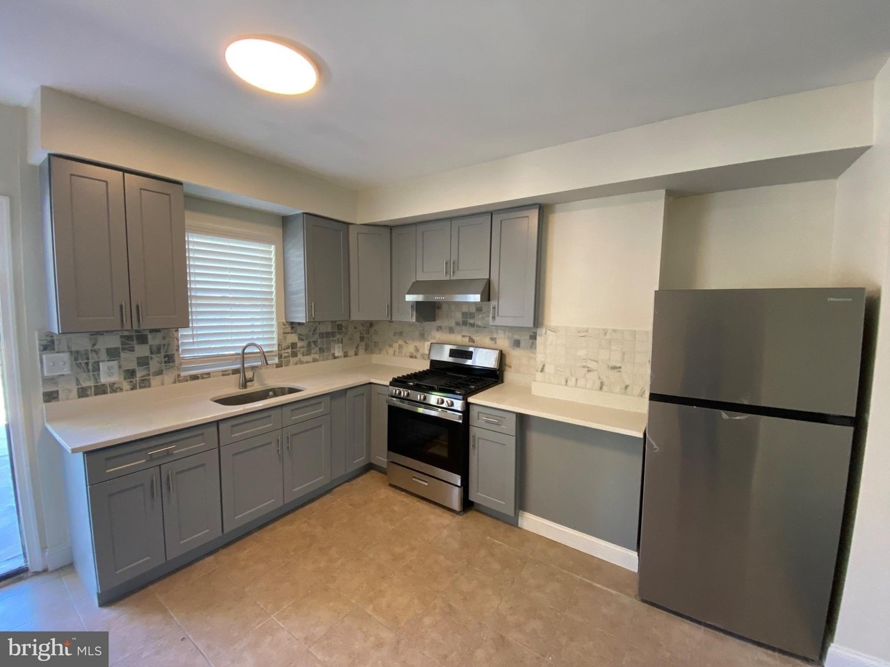 635 S Macon St - Photo 6 of 20