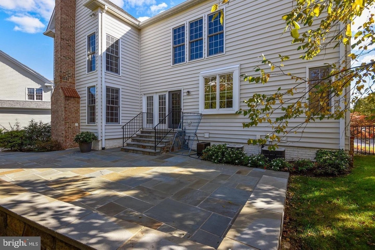 300 Deep Trail Ln - Photo 2 of 11