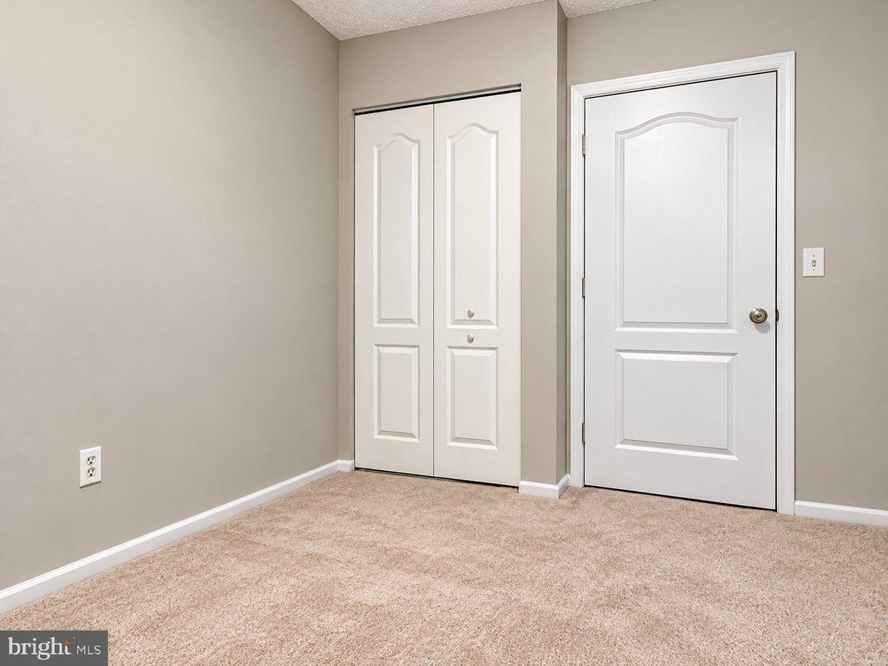 16304 Brooktrail Ct - Photo 2 of 6