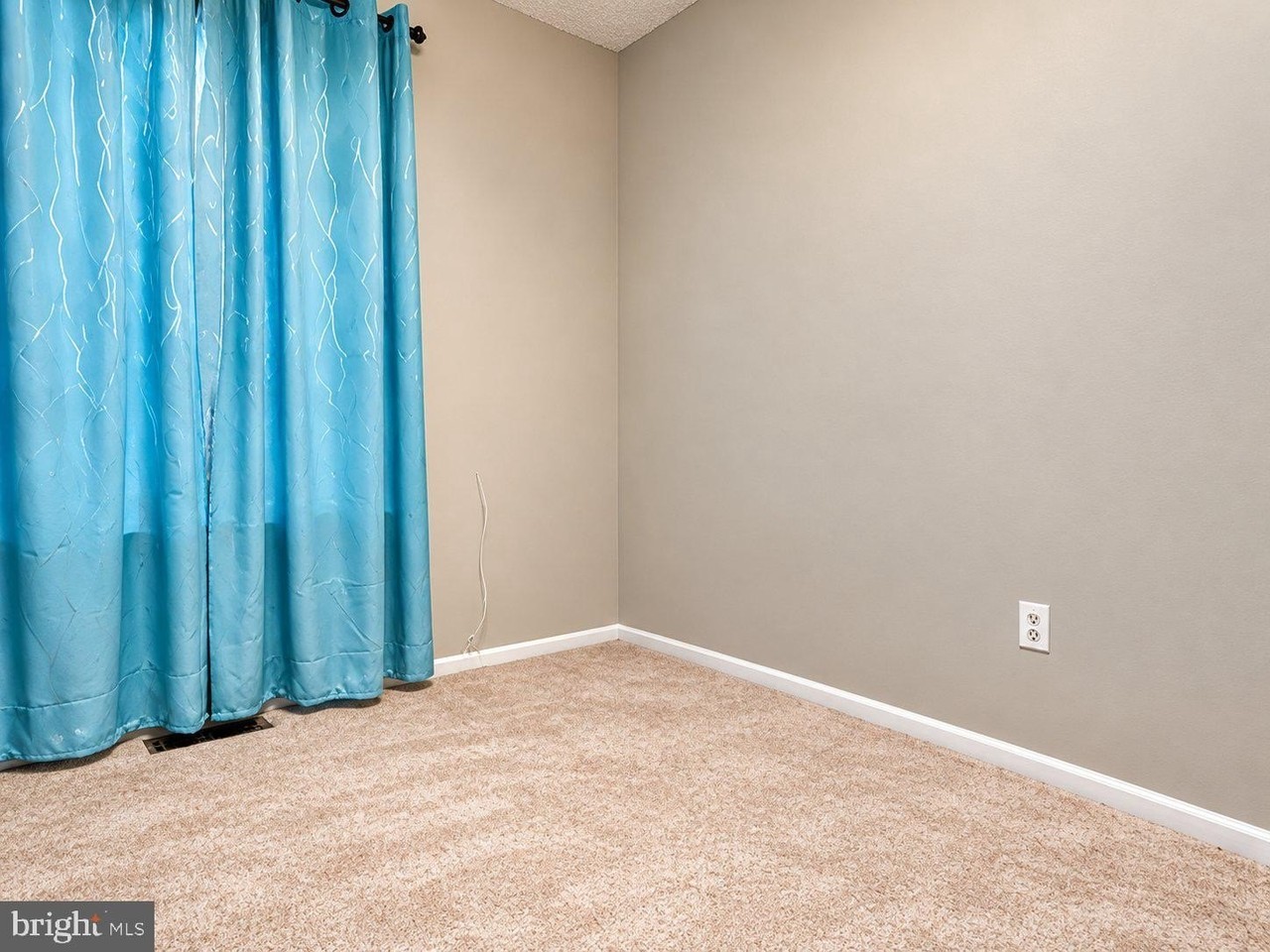 16304 Brooktrail Ct - Photo 3 of 6