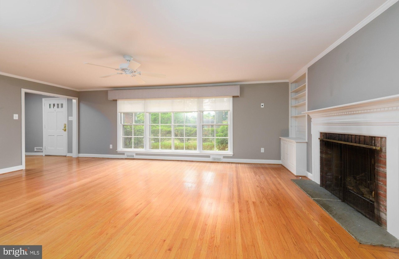232 Spruce Tree Rd - Photo 4 of 30