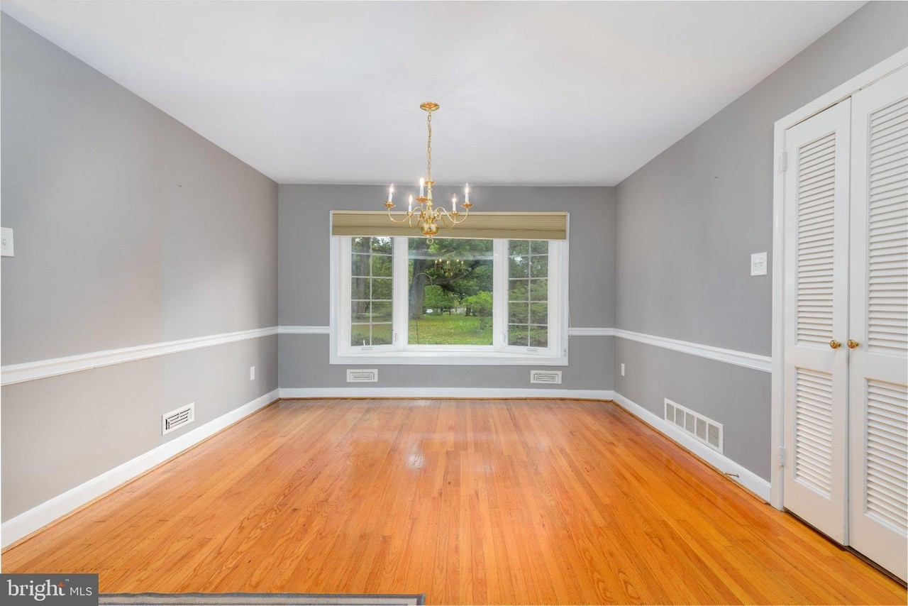 232 Spruce Tree Rd - Photo 5 of 30