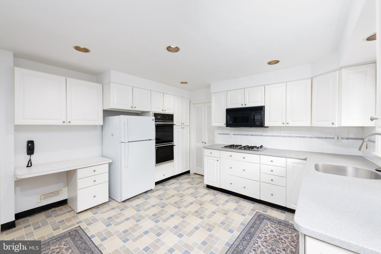 232 Spruce Tree Rd - Photo 7 of 30