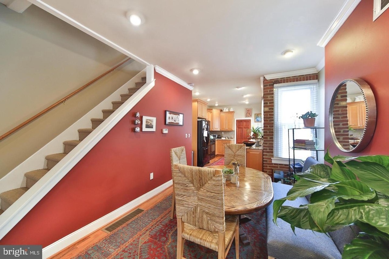 107 Ford St - Photo 5 of 24