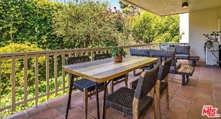 1561 Manning Ave - Photo 4 of 8