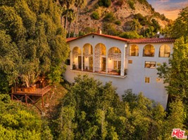 featured image of 2299 Gloaming Way
