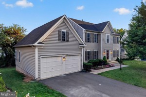 featured image of 889 Ballou St