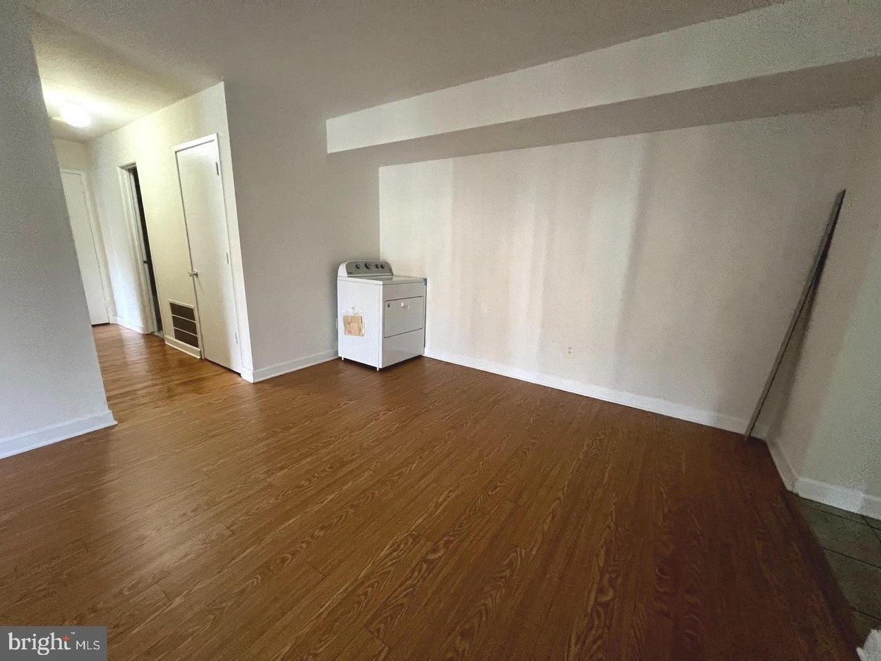 527 Florida Ave #103 - Photo 4 of 26