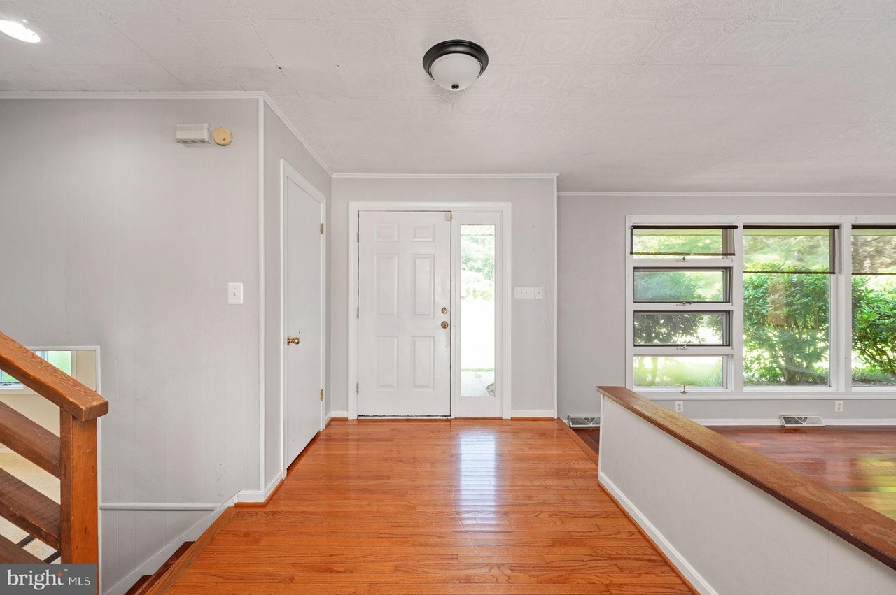 18002 Rosiers Creek Ln - Photo 3 of 15
