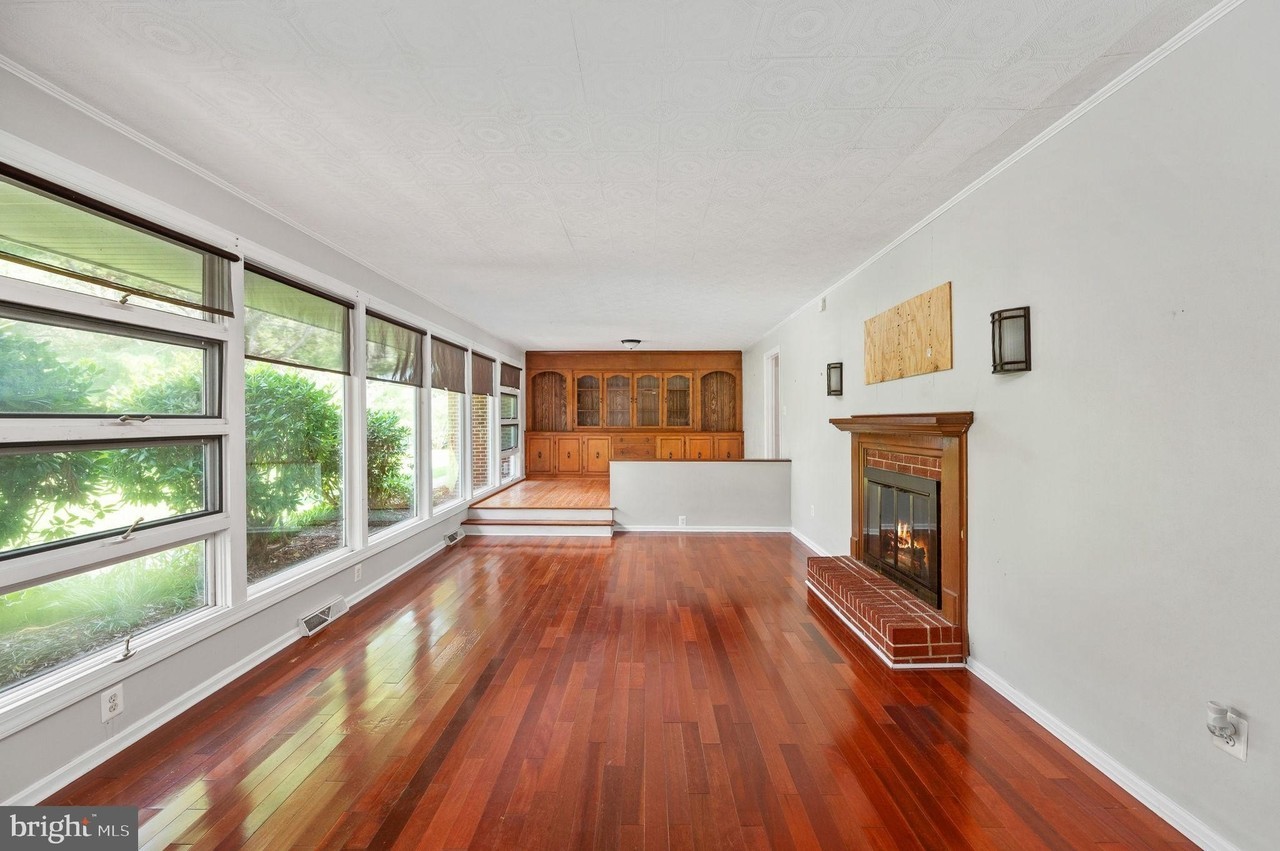18002 Rosiers Creek Ln - Photo 4 of 15
