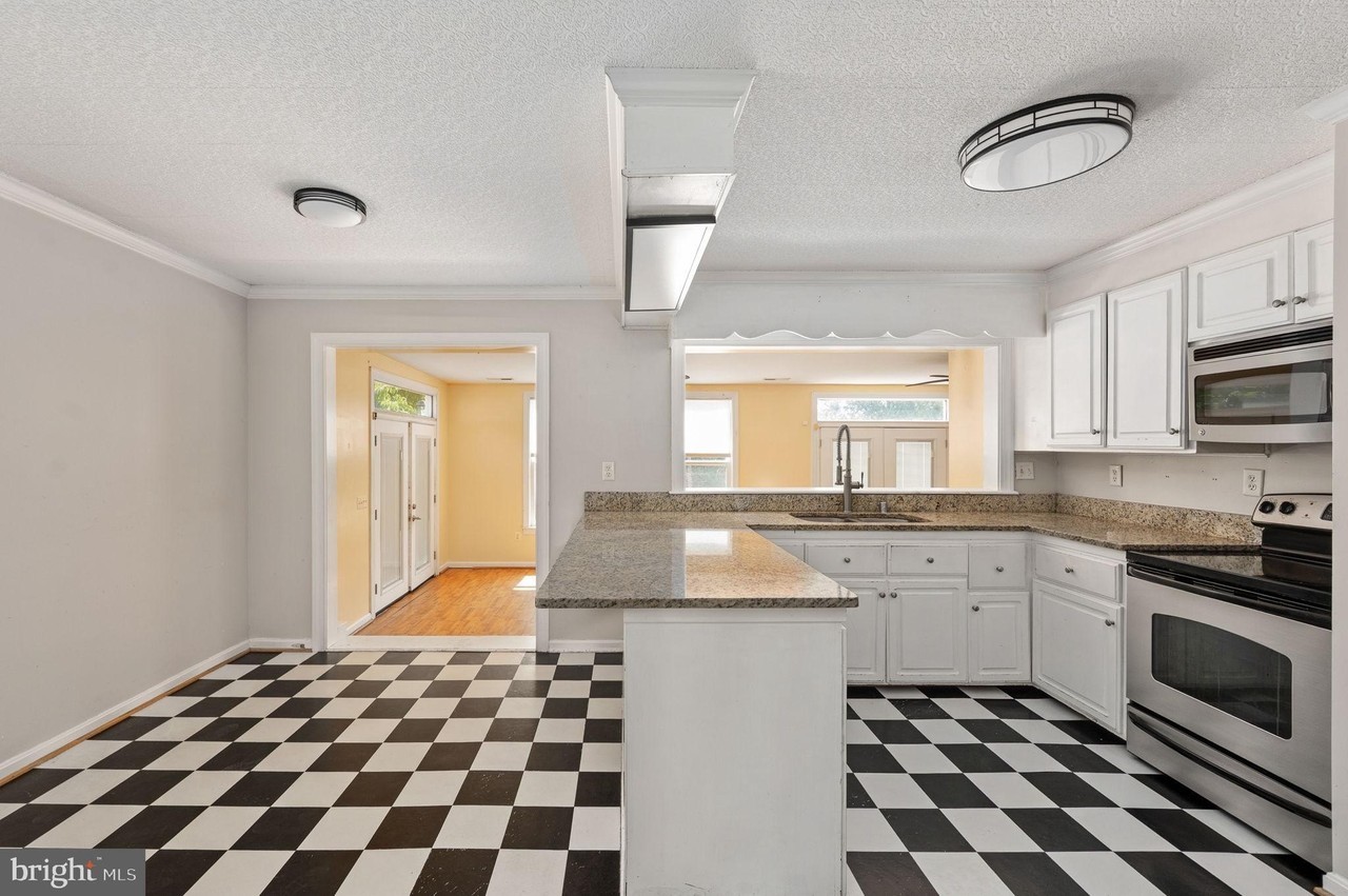 18002 Rosiers Creek Ln - Photo 6 of 15