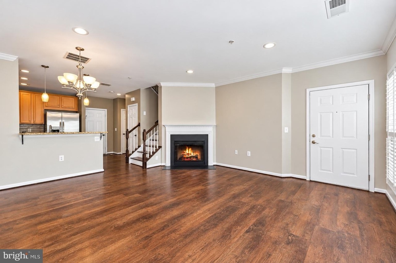 6323 Iris Meadow Ln - Photo 6 of 38
