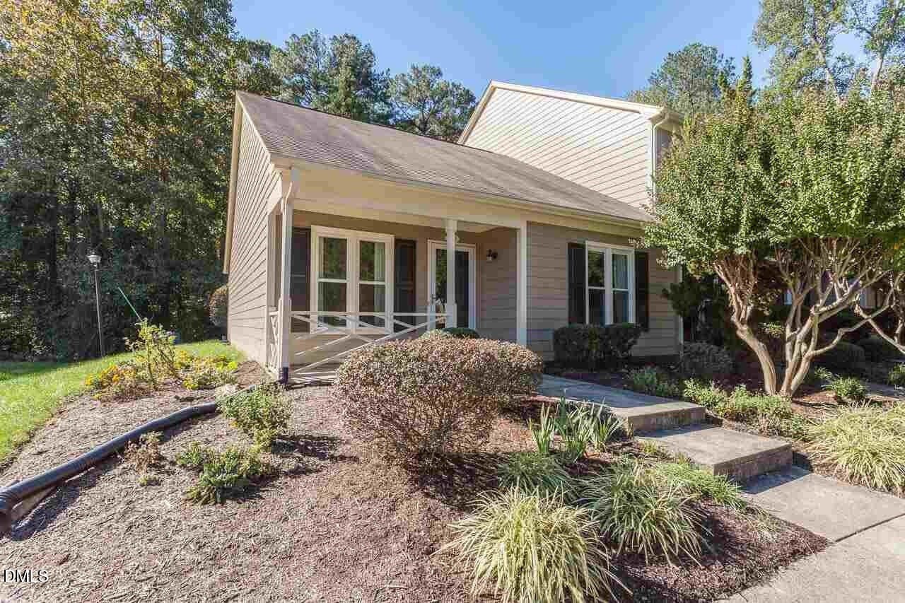 69 Crystal Oaks Ct - Photo 3 of 31