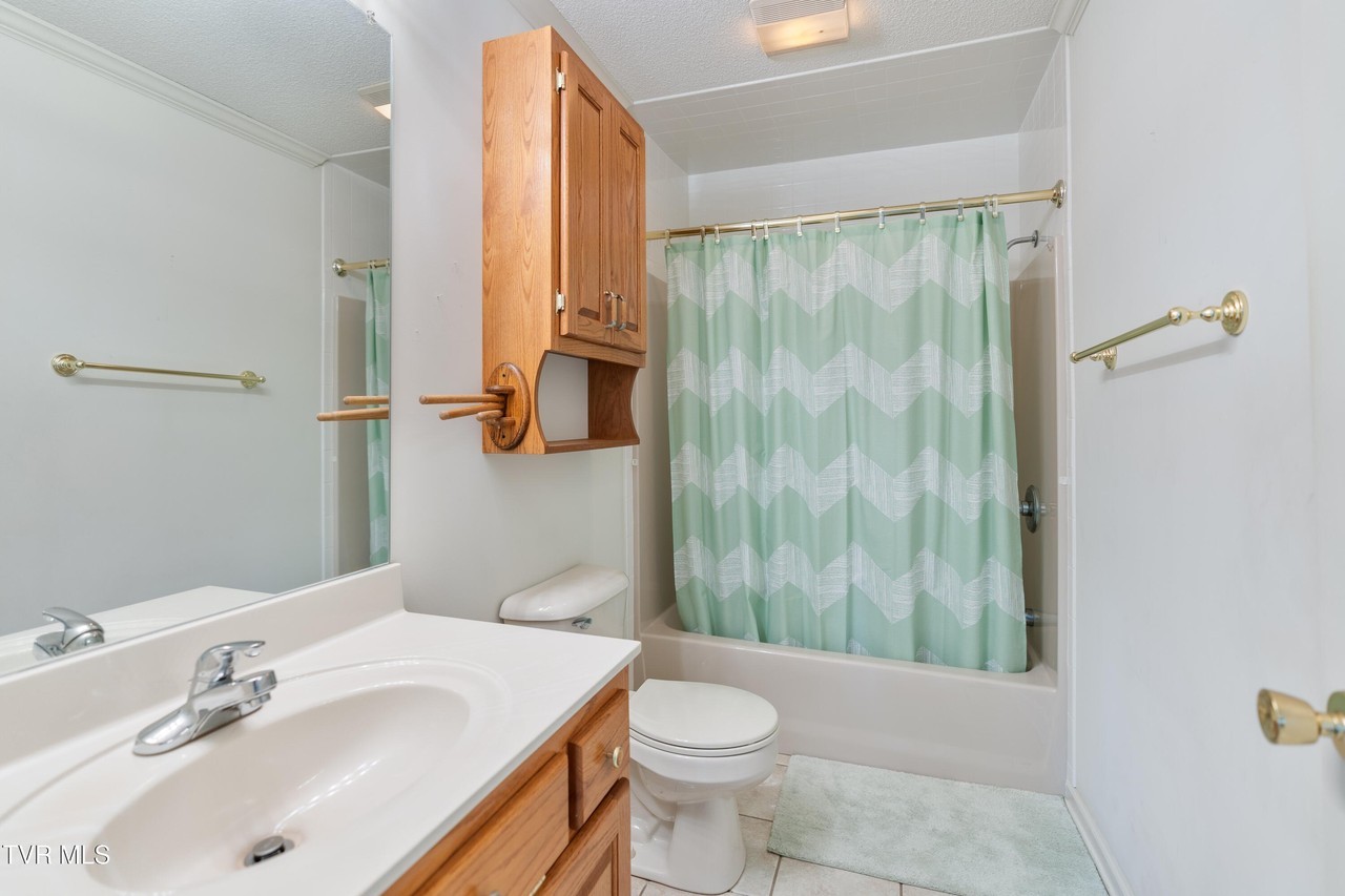 310 Viking Pl - Photo 5 of 10